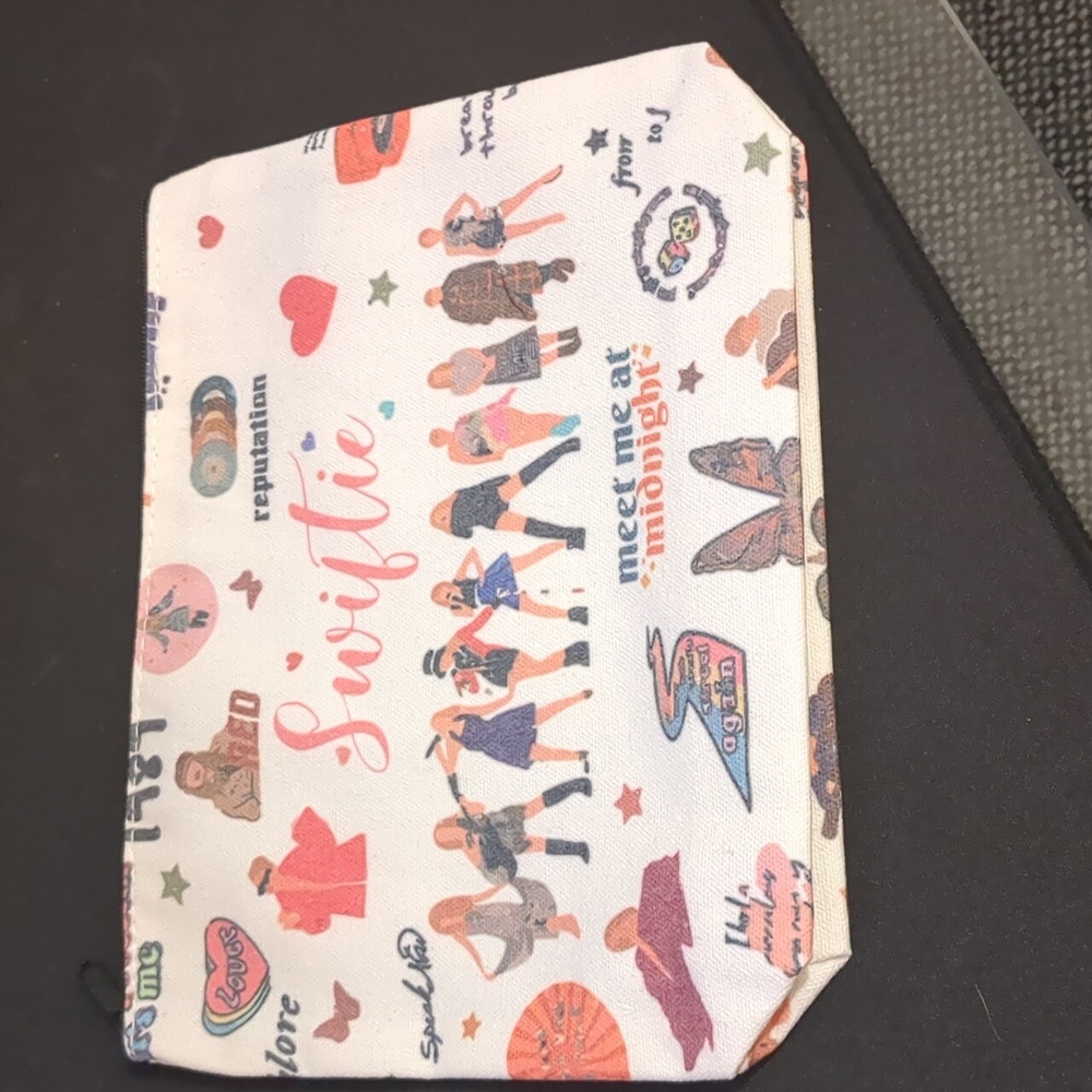 👝 Swiftie Makeup Bag